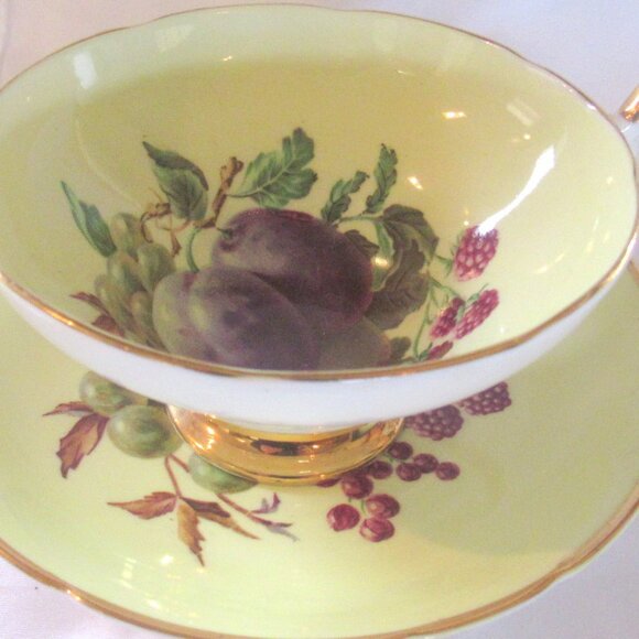 Regency Tea Cup and Saucer, Fabulous Hand Painted Fruit, Gold Gilt, Yellow  I243 - Picture 5 of 5